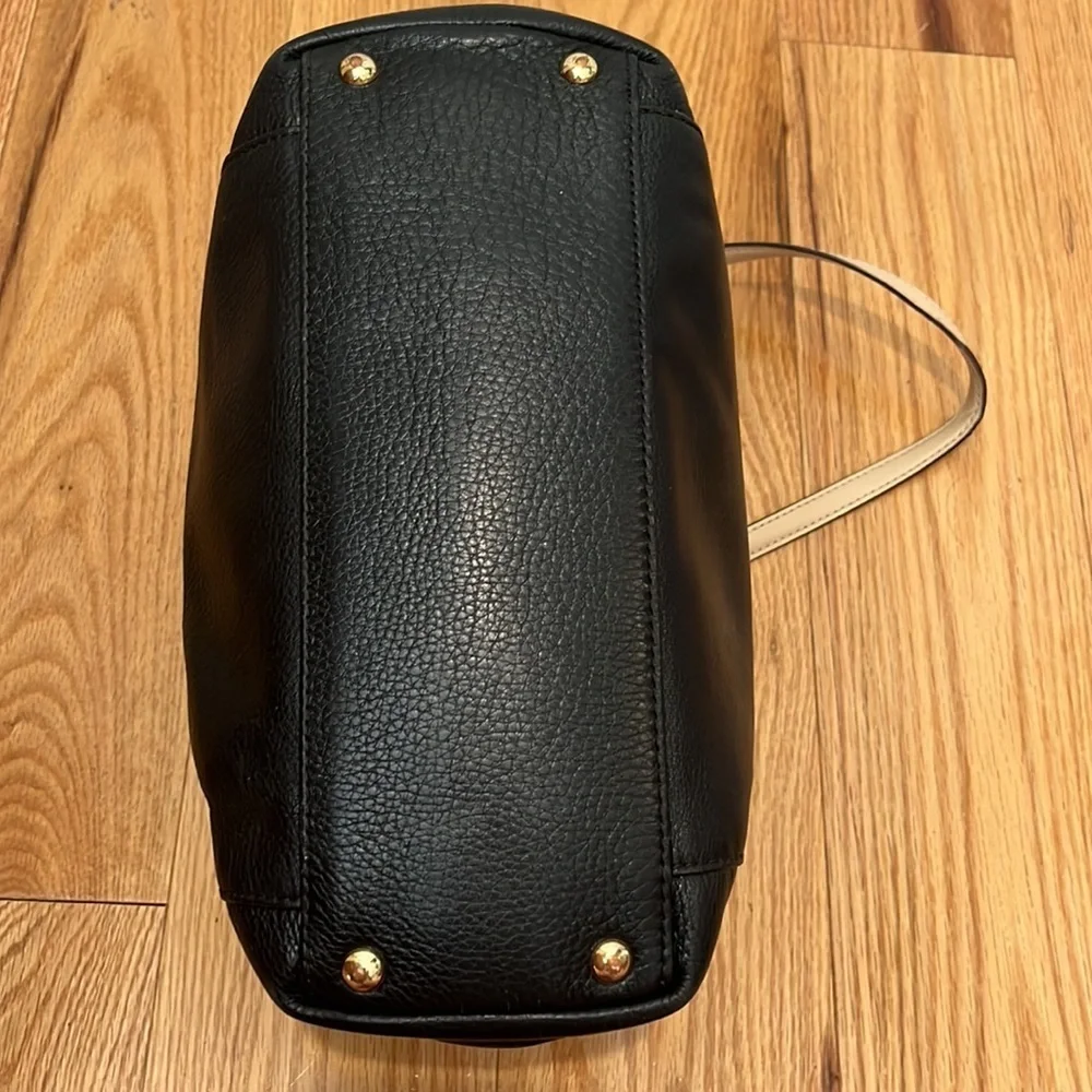 Michael Kors Black & Tan Pebbled leather Jet set tote bag - Picture 7 of 11